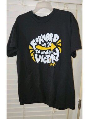 UMBC tee shirt UNISEX ADULT large FORWARD WE GO TO ANOTHER VICTORY